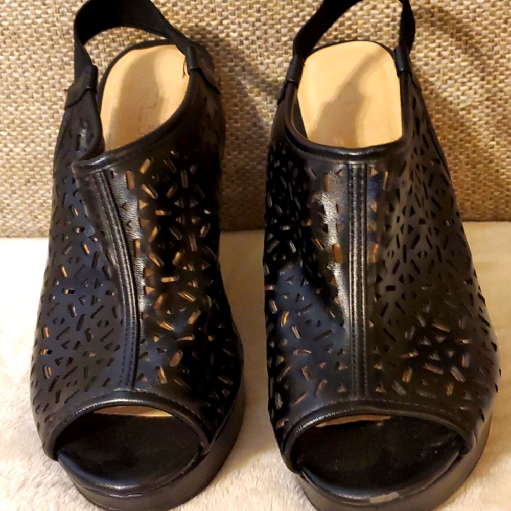 CZ Laundry wedges